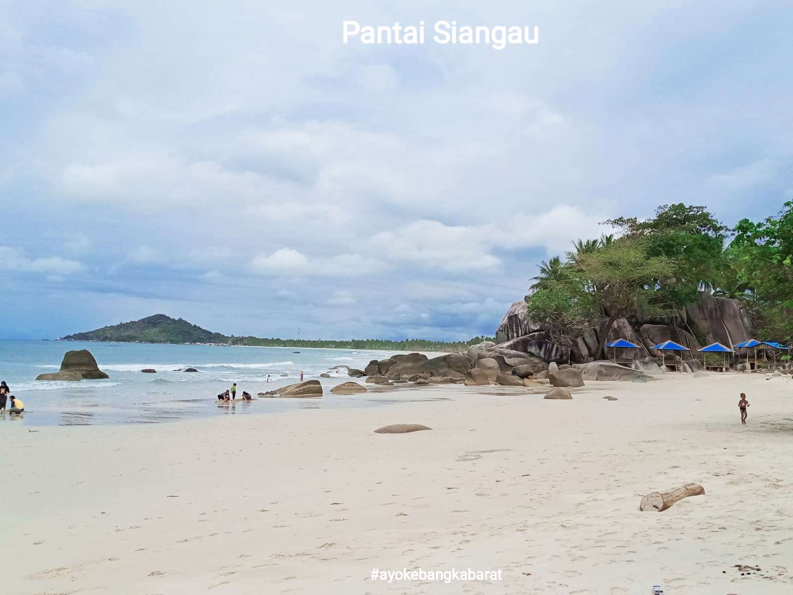 Pantai Siangau Pala Teluk Limau